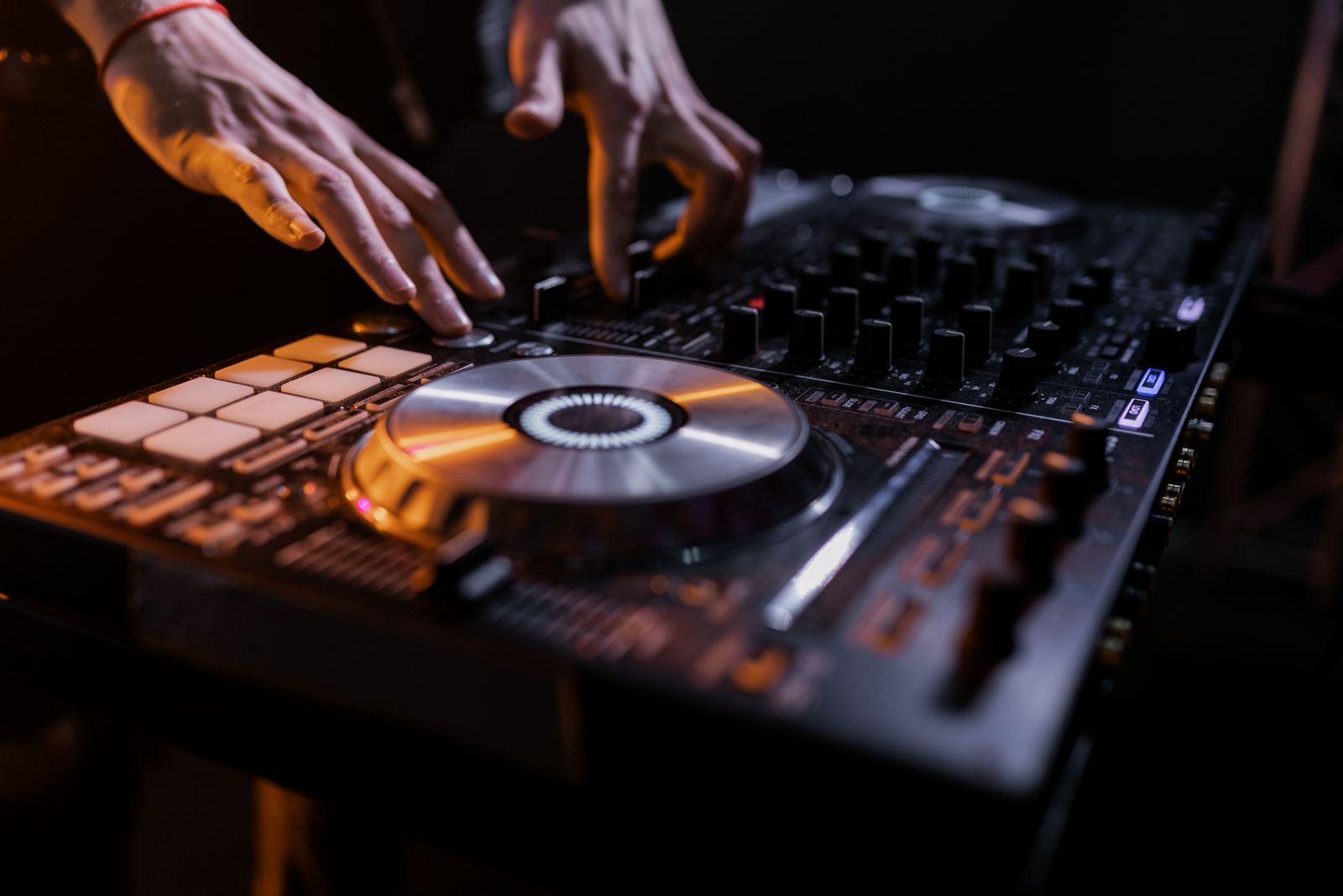 Inside the floor - nightlife energy